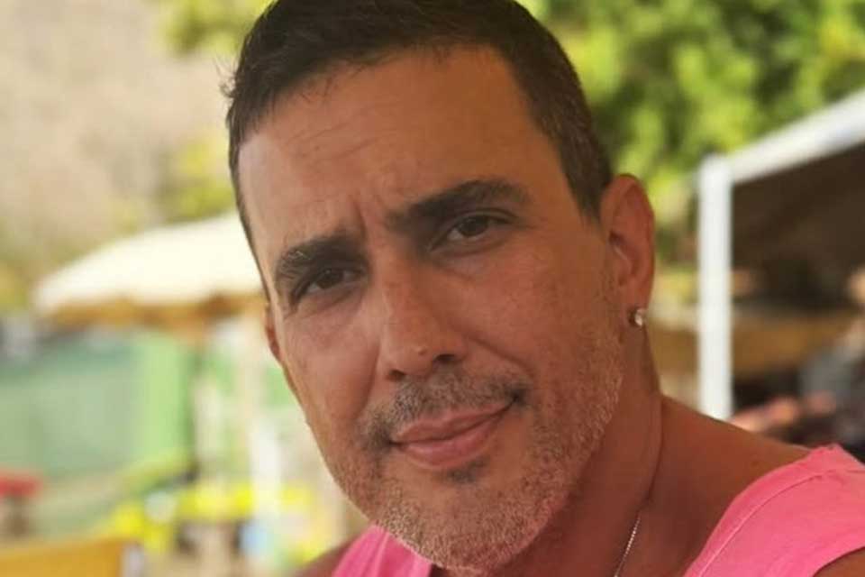 “Saudade, viu?”: André Marques comenta falta de beijo e sexo em 2026