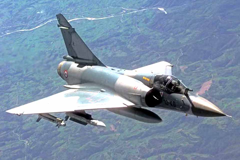 EUA enviam caças F-35 e escalam crise com Venezuela