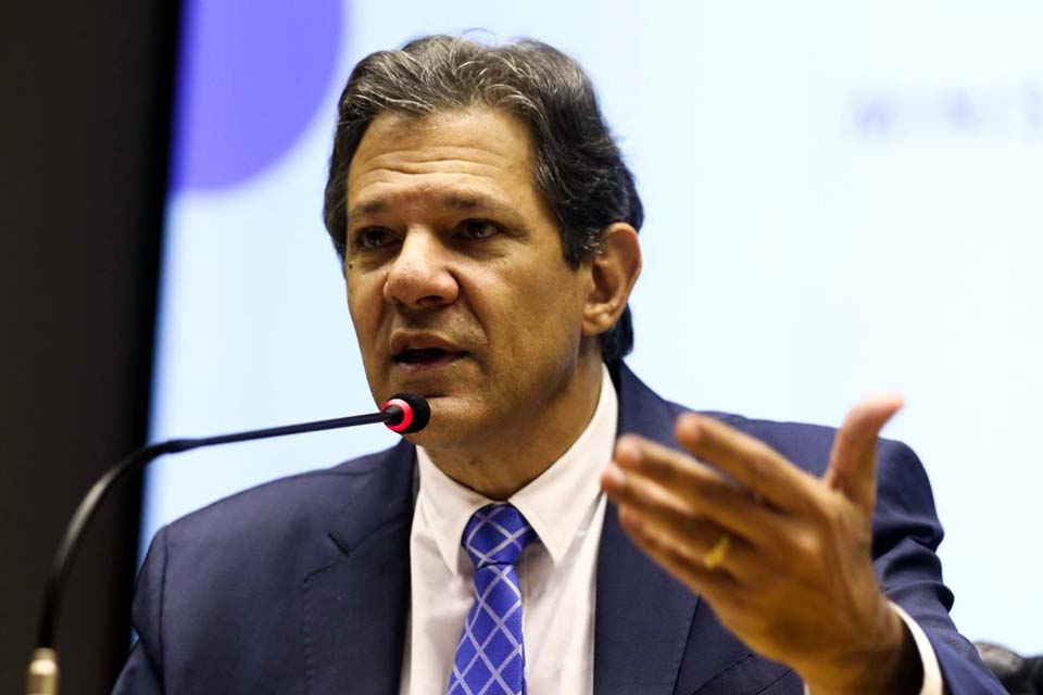 Haddad manda doar itens apreendidos pela Receita ao litoral paulista