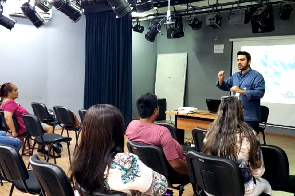 Semdestur e Sebrae estimulam formalização de empresas