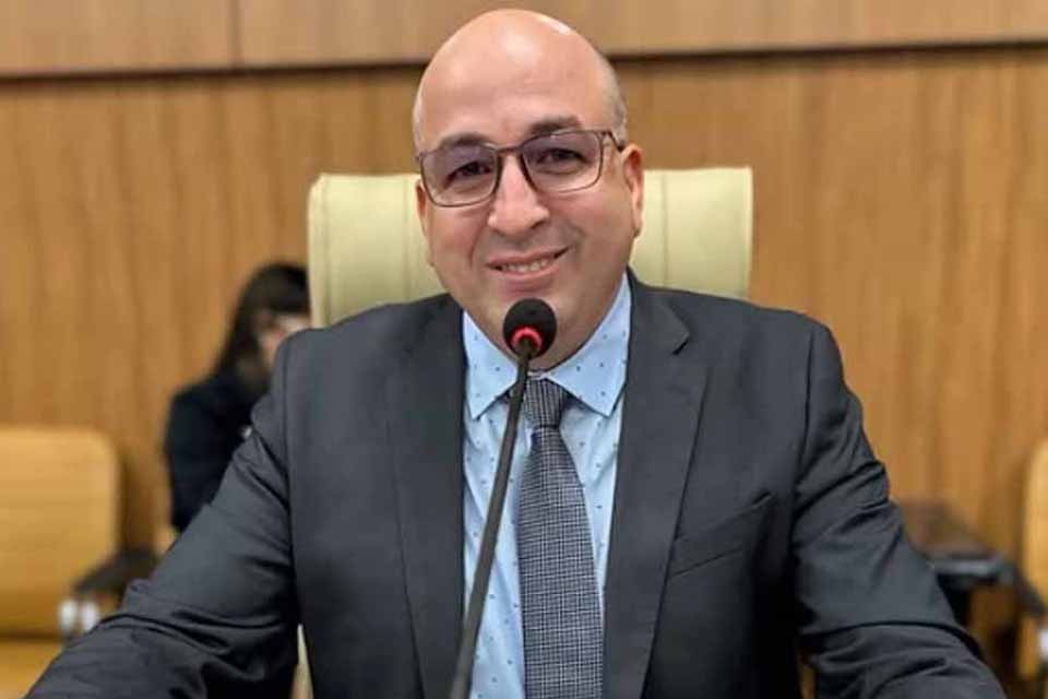 Bueiro é limpo na zona sul de Porto Velho após solicitação de Gedeão do Edvilson Negreiros