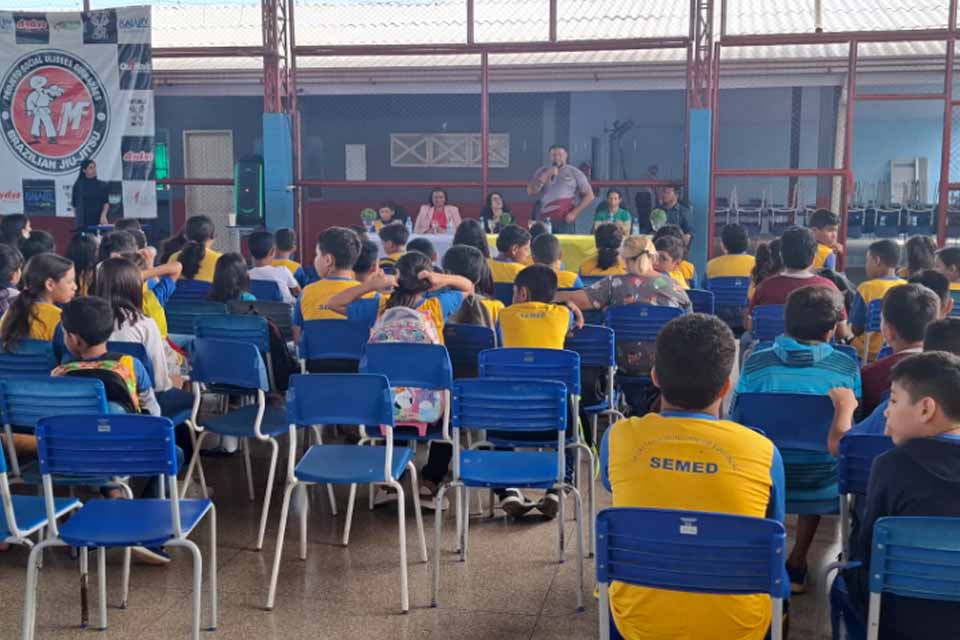 Solenidade marca entrega de reforma na Escola Pingo de Gente, zona Leste de Porto Velho