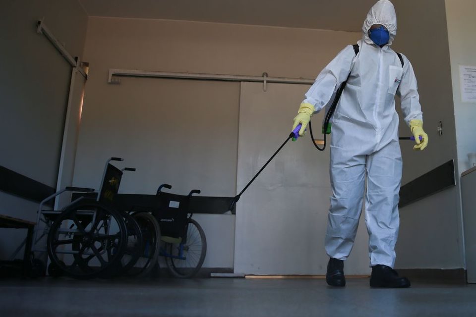 Covid-19: Brasil tem 553 mortes e 12 mil casos confirmados