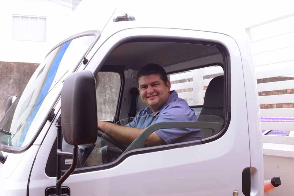 Prefeitura de Rolim de Moura adquire caminhão para agricultura