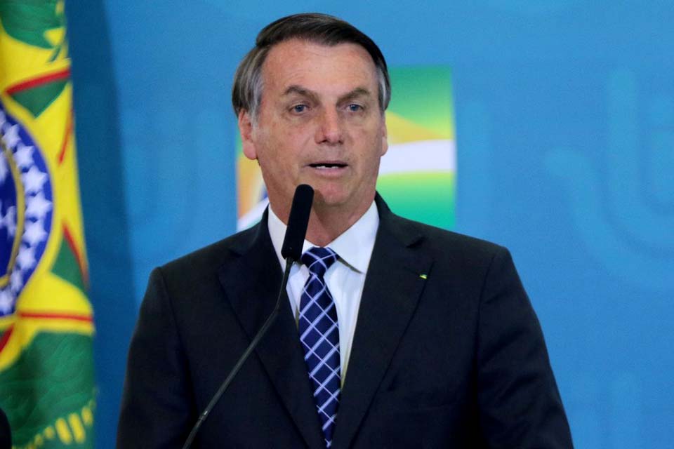 Bolsonaro vai sobrevoar áreas atingidas pelas chuvas em MG