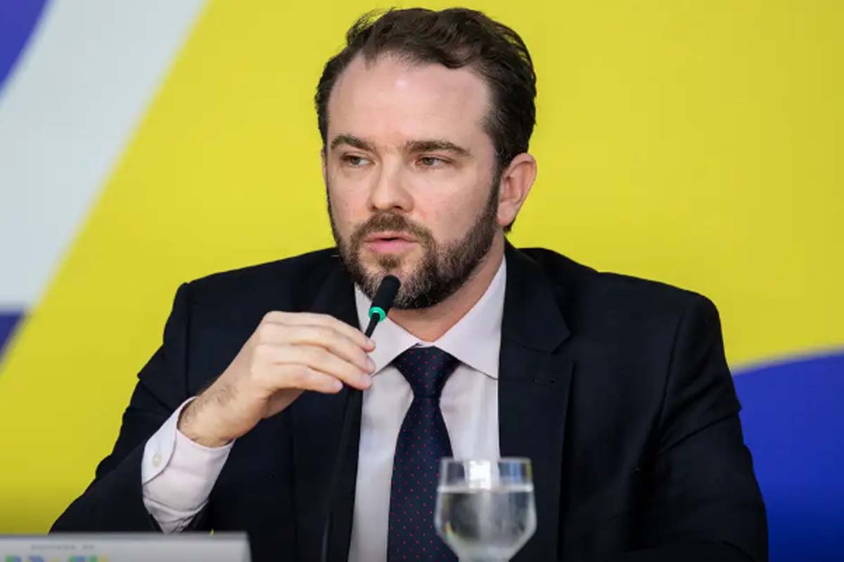 Durigan diz que Brasil está num bom caminho e prevê superávit este ano