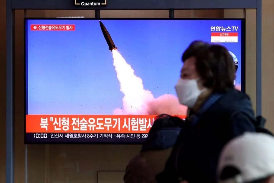 Coreia do Norte dispara novo míssil em 3º teste de armas da semana