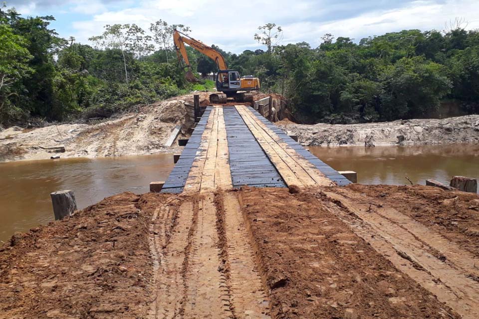 Secretaria Municipal de Obras e Serviços Públicos conclui ponte na aldeia do povo indígena Arara