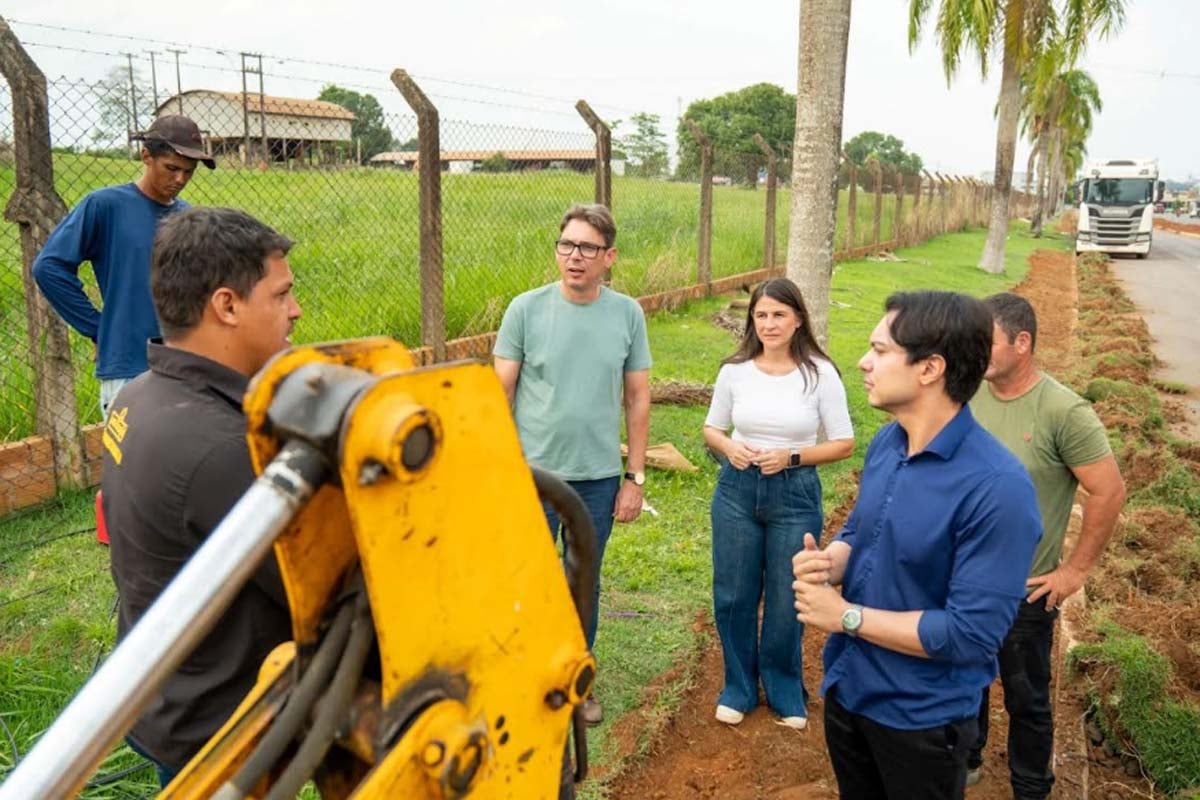 Prefeitura inicia construção de pista de caminhada na Avenida Dom Pedro I, no Setor 04