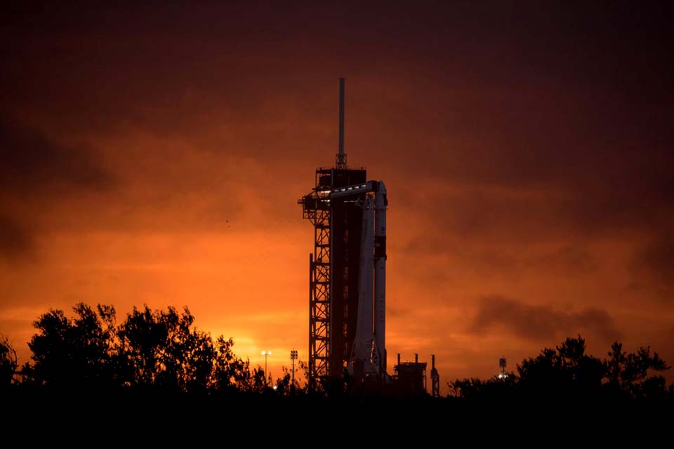 Nasa e SpaceX fazem hoje nova tentativa de lançamento espacial