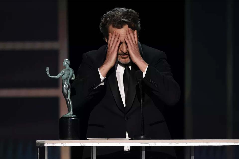 Joaquin Phoenix leva SAG Awards e homenageia Heath Ledger
