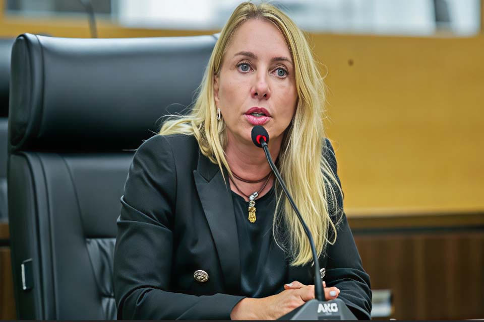 Ieda Chaves obtém aprovação de lei que reconhece tutores voluntários e protege animais 