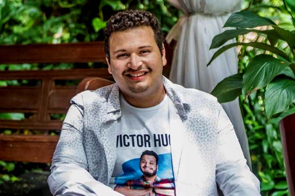 Com covid-19, ex-BBB Victor Hugo é transferido para UTI; quadro segue estável