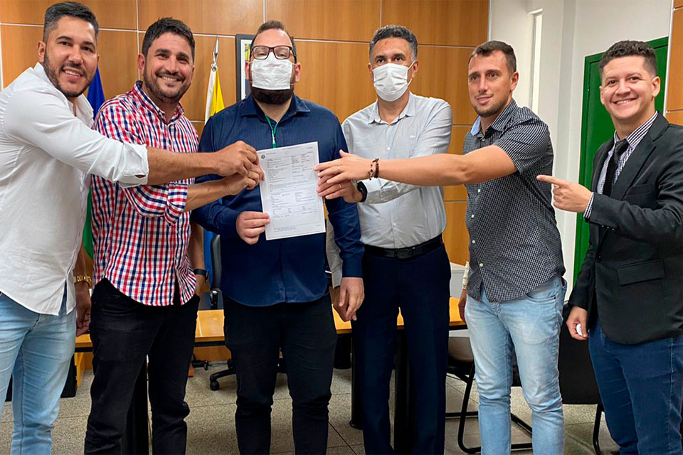 Deputado Jean Mendonça conquista R$ 800 mil para sinalização de trânsito em Pimenta Bueno