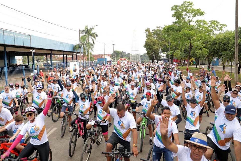 Mais de 250 ciclistas prestigia passeio no aniversário de Ji-Paraná