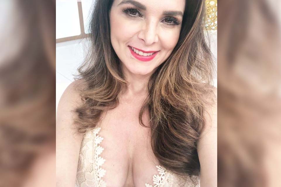 Luiza Ambiel fecha com Record para reality em “Domingo Show”