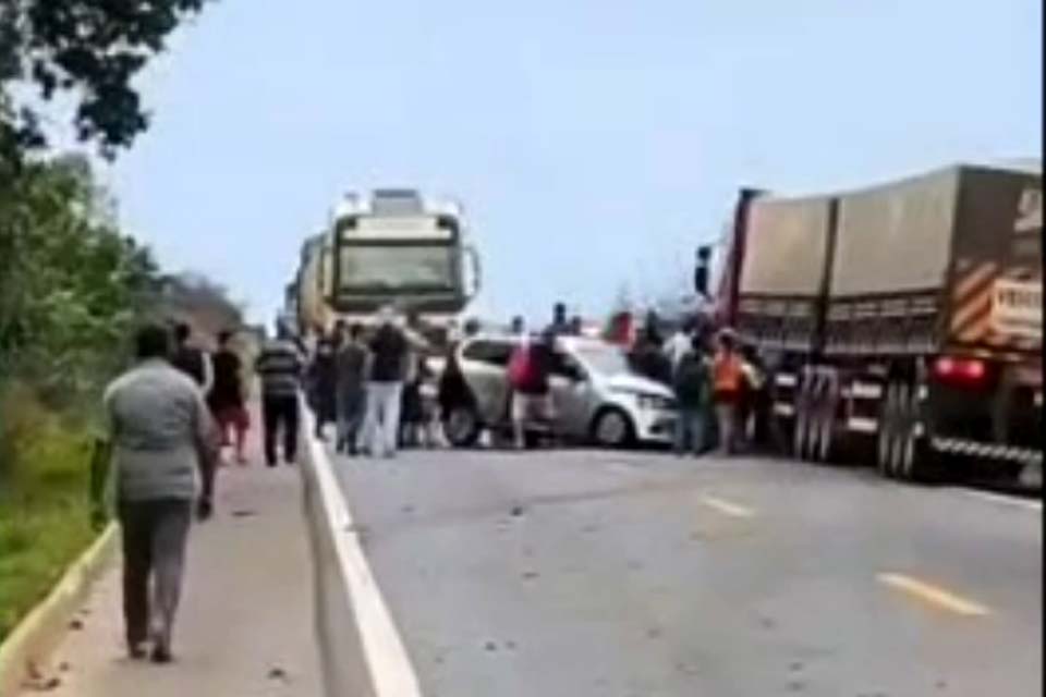 Acidente deixa seis pessoas feridas próximo ao distrito do Guaporé na BR-364