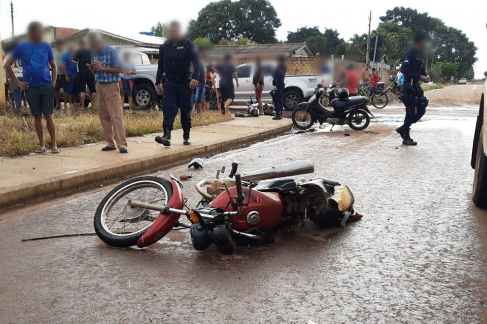 Dupla em motocicleta fugindo da polícia provoca acidente em Rolim de Moura