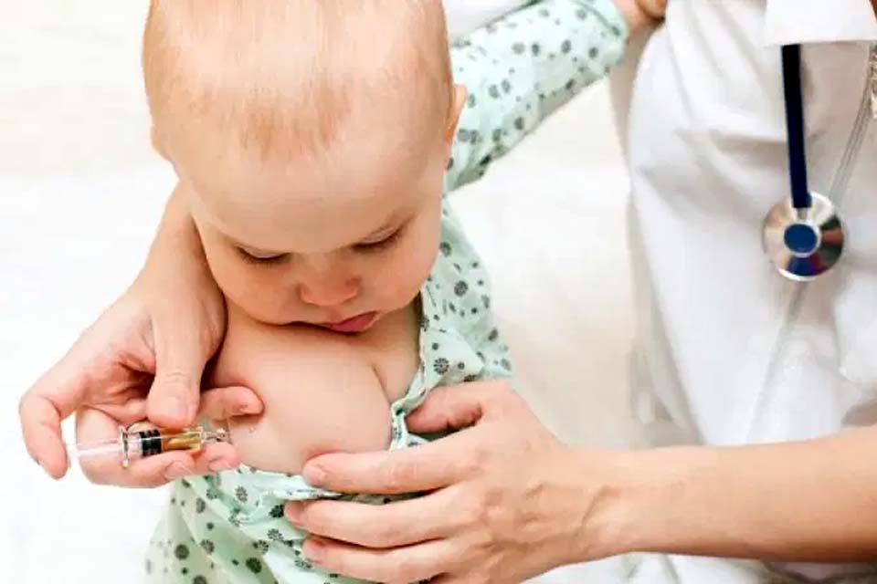 Vacina BCG, obrigatória no Brasil, pode evitar contágio e mortes por Covid