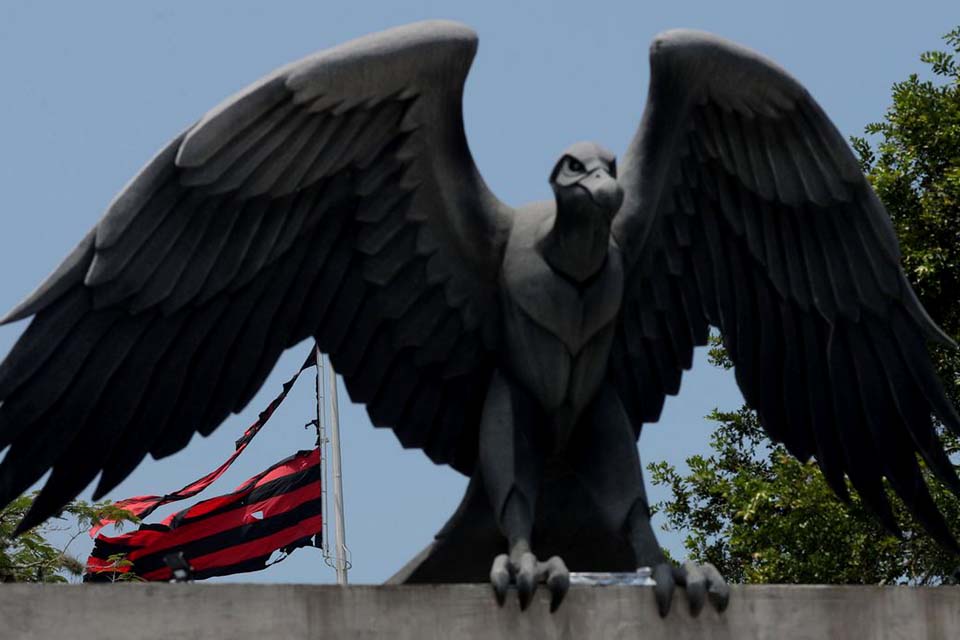 Após dois anos, MP denuncia 11 pessoas por incêndio no Ninho do Urubu