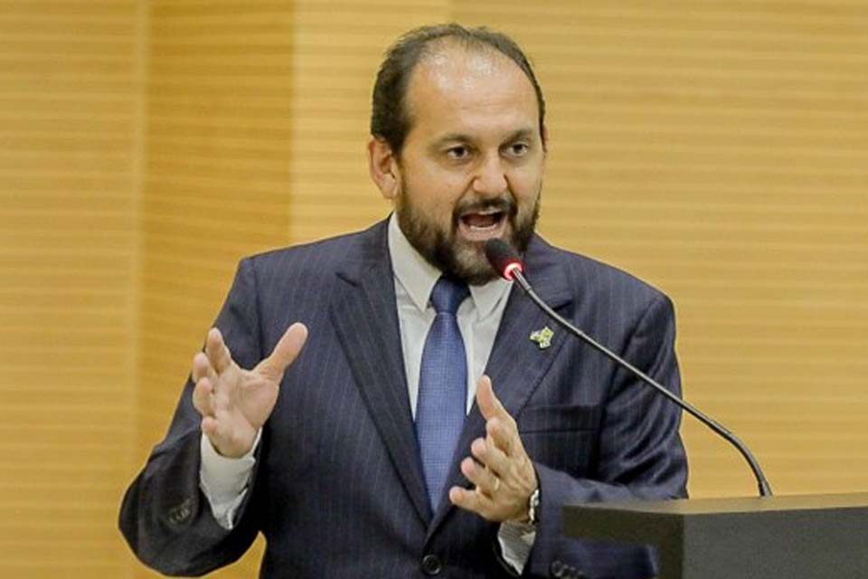 Parlamentares derrubam veto do Governo ao projeto do deputado Laerte Gomes que proíbe reajuste do IPVA