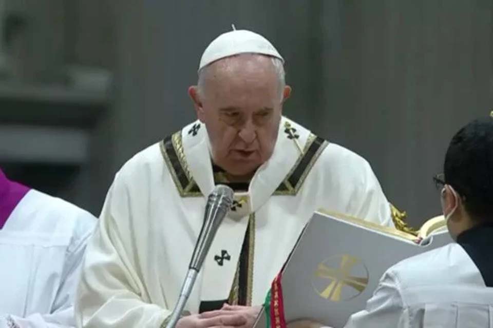 Papa reafirma que Igreja Católica é aberta a LGBTQIA+, mas há regras