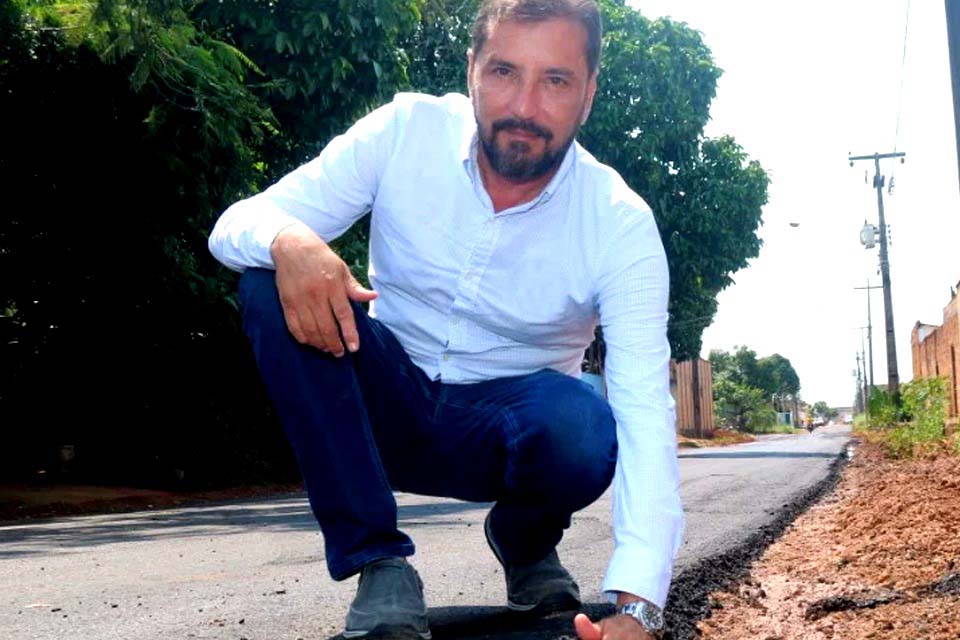 Hildon Chaves pavimenta estrada rumo ao governo de Rondônia