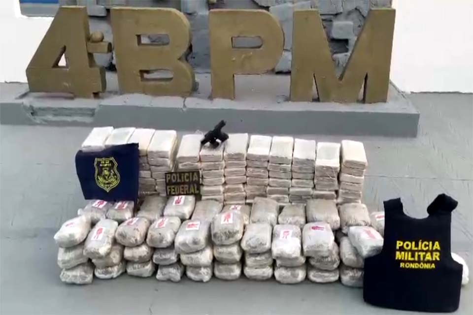 Ação conjunta entre PM e PF apreende mais de 200kg de maconha