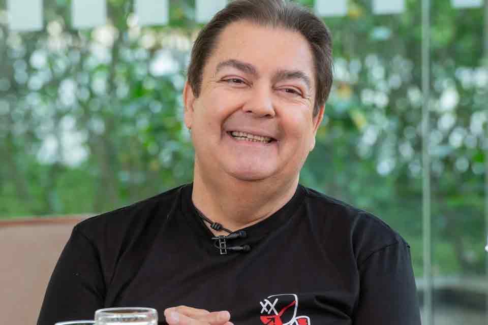 Faustão recebe alta após três meses internado e seguirá recuperação em casa