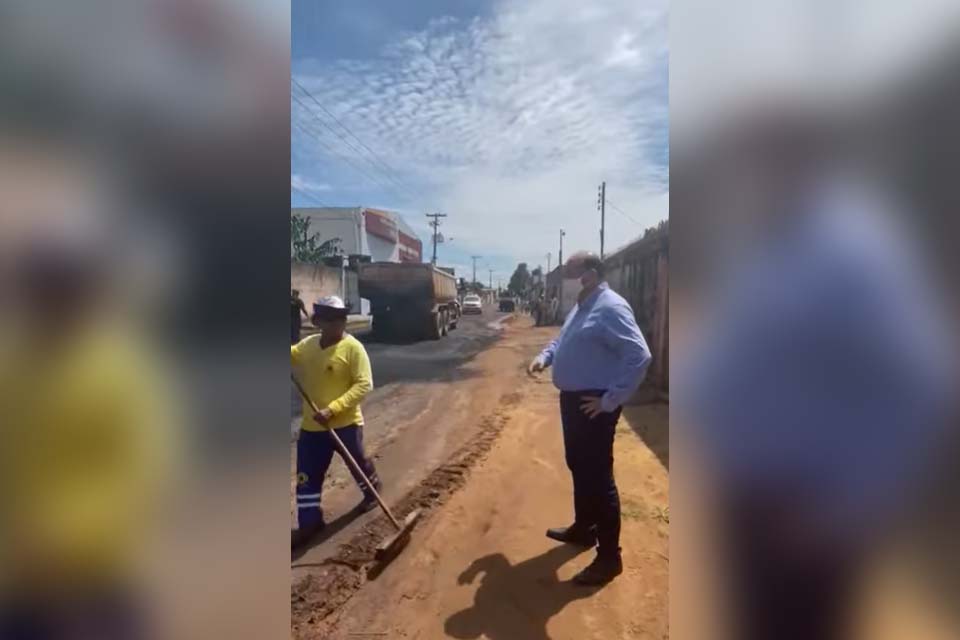 Edwilson Negreiros acompanha prefeito e fiscaliza aplicação de asfalto em ruas do Bairro Aponiã