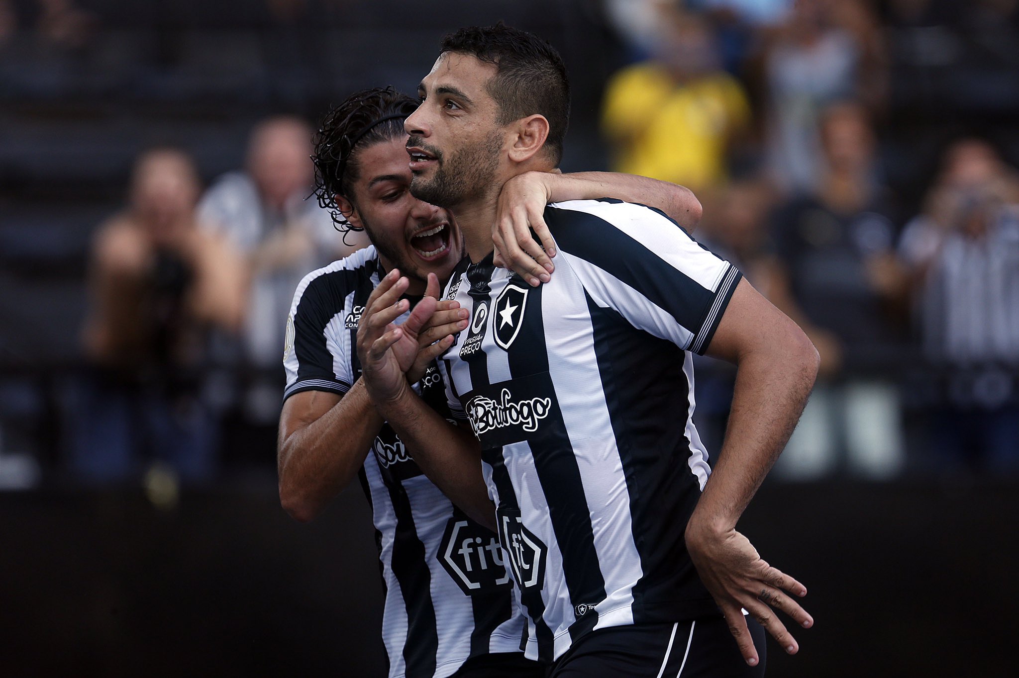 VÍDEO - Gols e Melhores Momentos de Botafogo 2 x 1 Atlético-MG