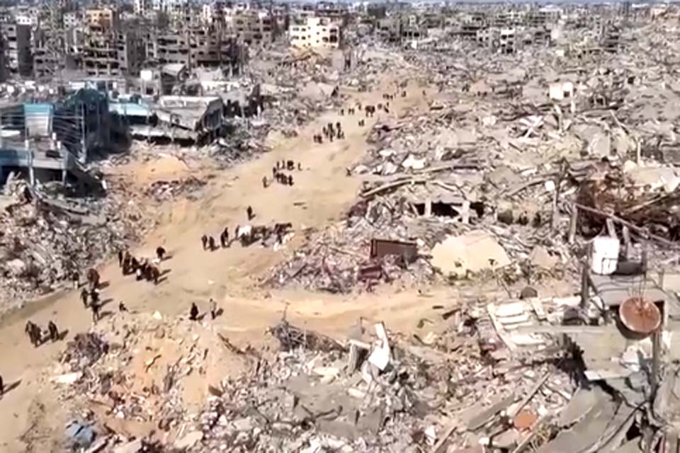 Israel avança sobre Cidade de Gaza e abre rota temporária para moradores fugirem