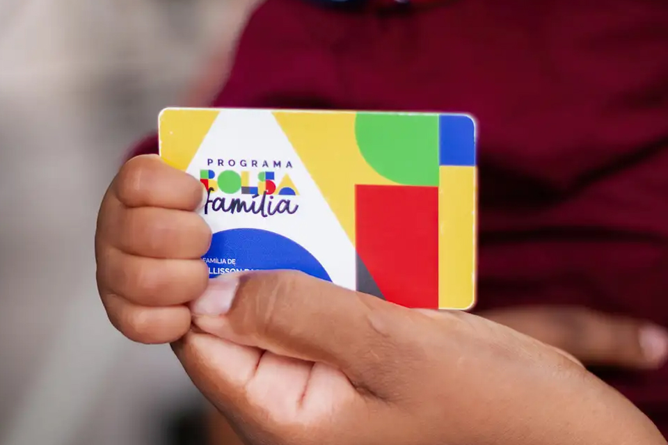 Caixa termina de pagar parcela do Bolsa Família de outubro