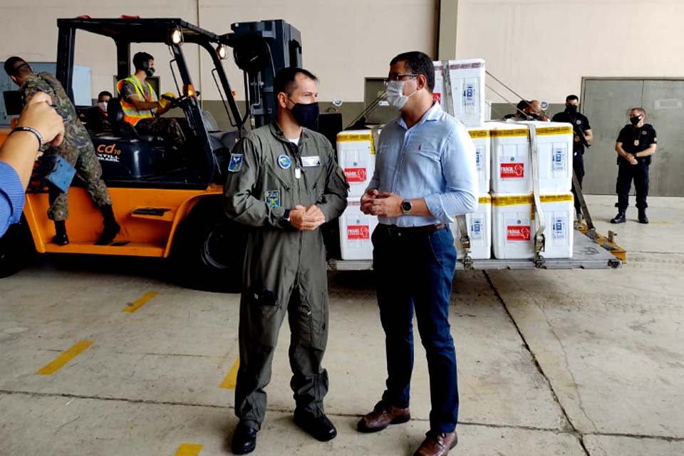 Governo entrega 100% do primeiro lote das vacinas contra Covid-19 às regionais de saúde; municípios iniciam vacinação