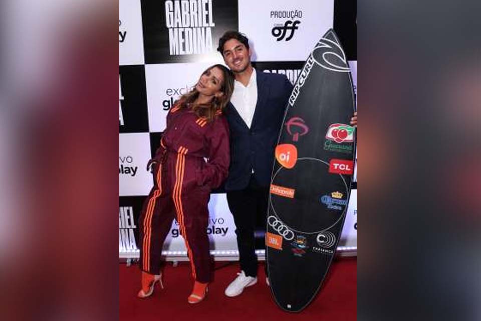 Anitta usa macacão presenteado por Beyoncé em première de Gabriel Medina