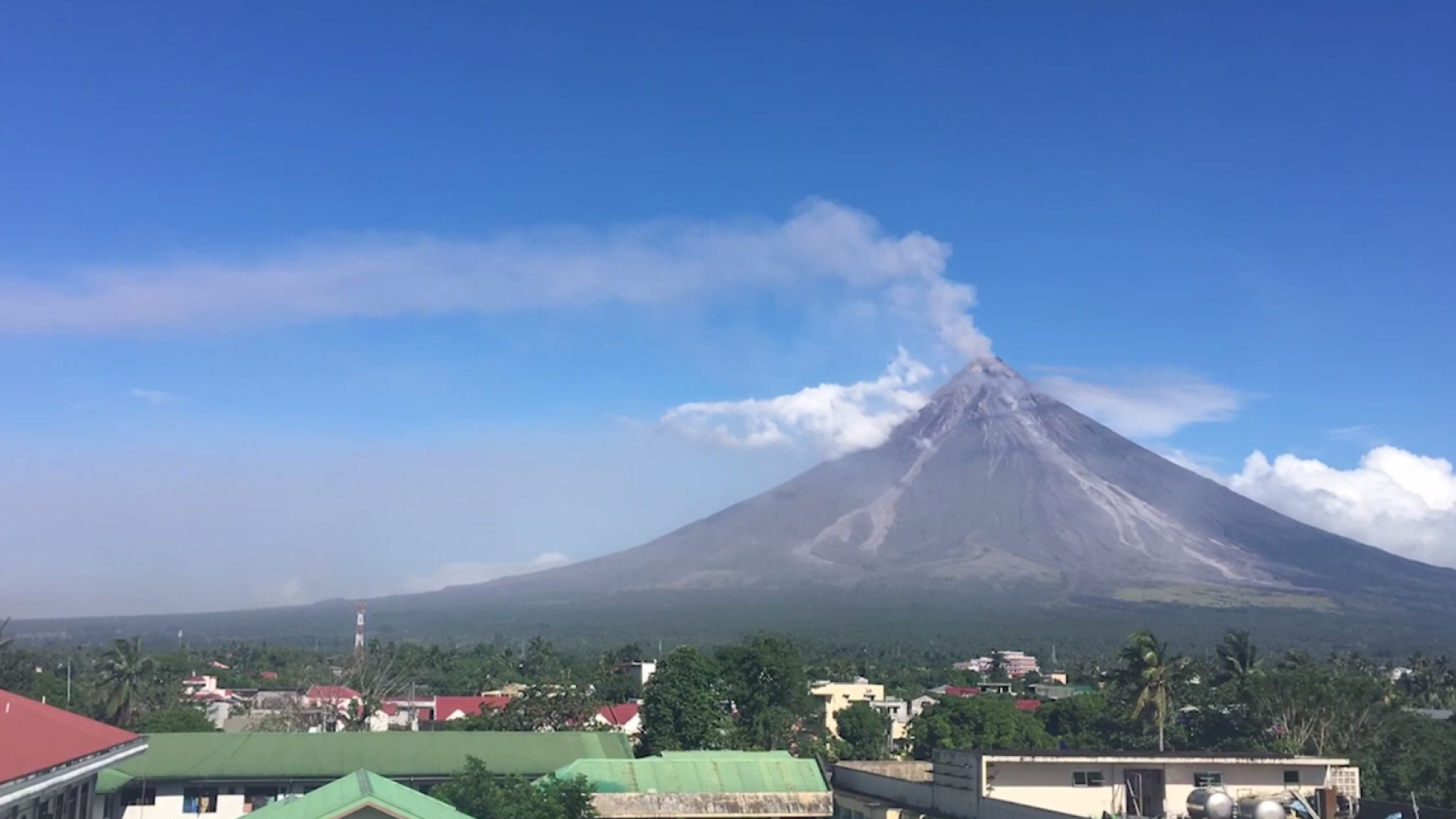 Erupção de vulcão é filmada nas Filipinas
