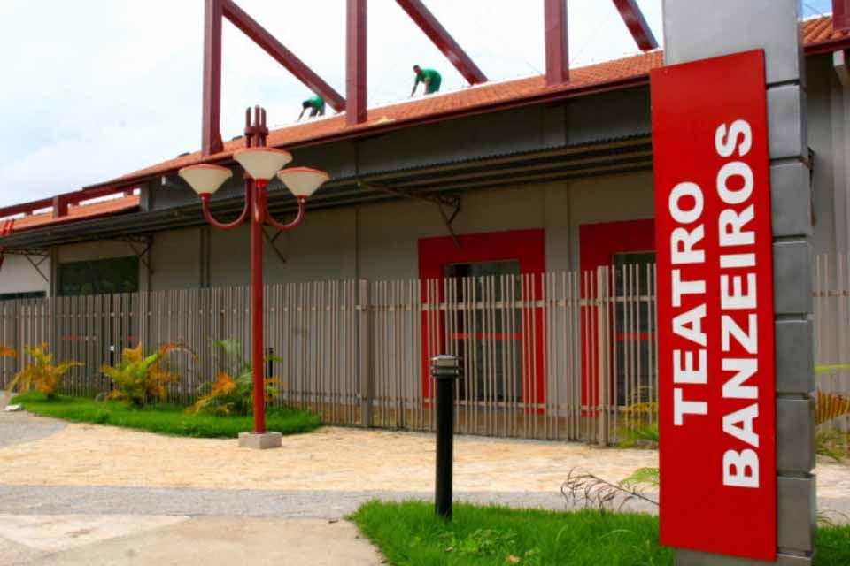 Teatro Banzeiros passa por manutenção para garantir melhores espetáculos
