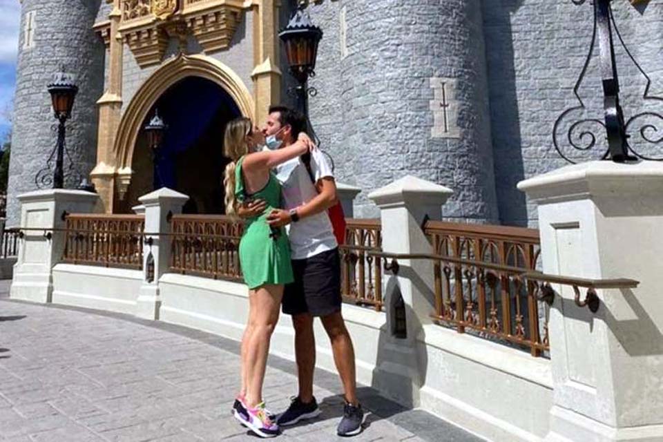 Dani Calabresa é pedida em casamento: “e chorando de alegria eu disse sim”