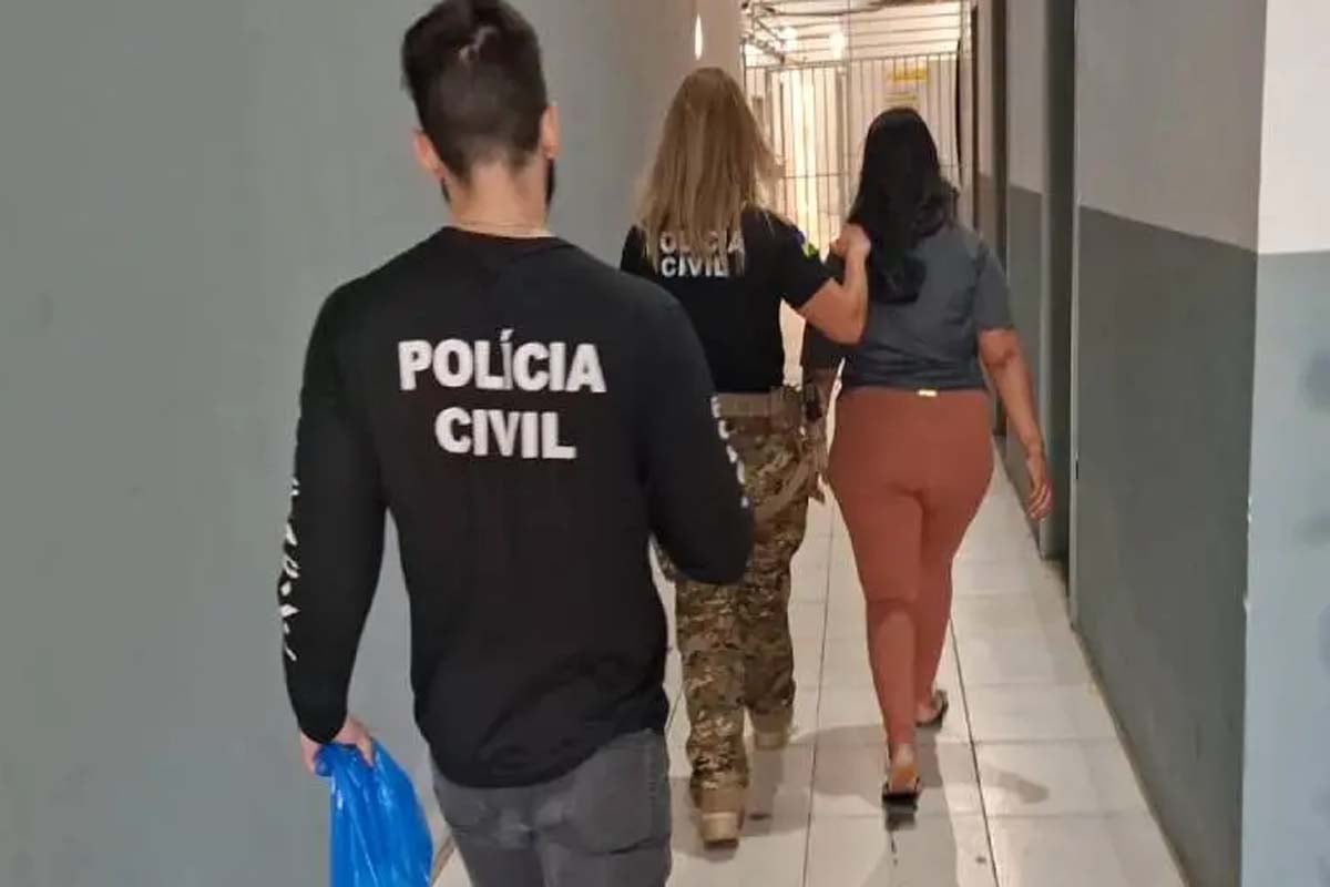 Polícia fecha ponto de tráfico e prende mulher em Jaci-Paraná