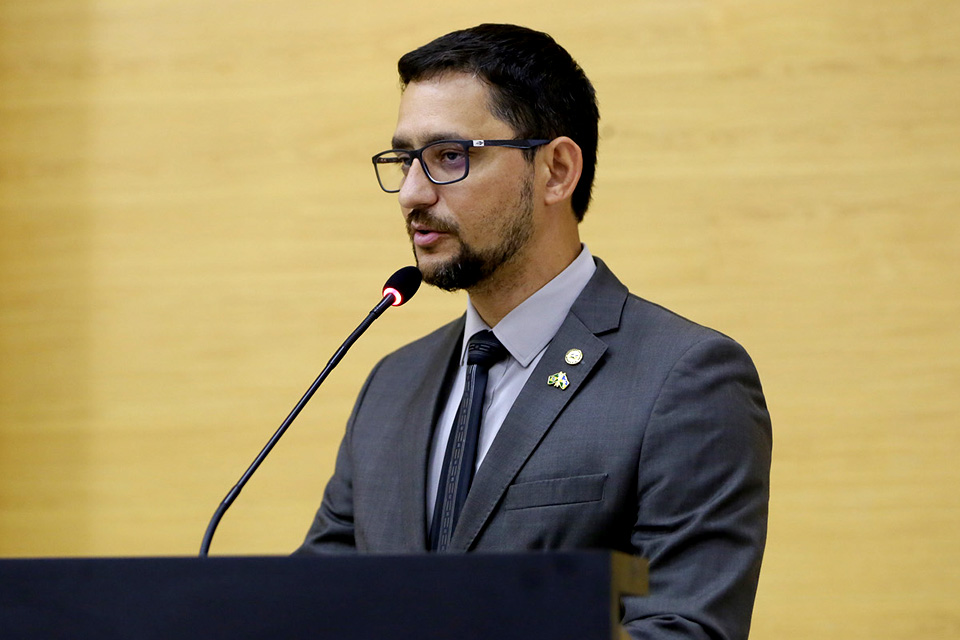 Deputado Anderson cobra retorno no abastecimento de água e manutenção seletiva nos poços artesianos 