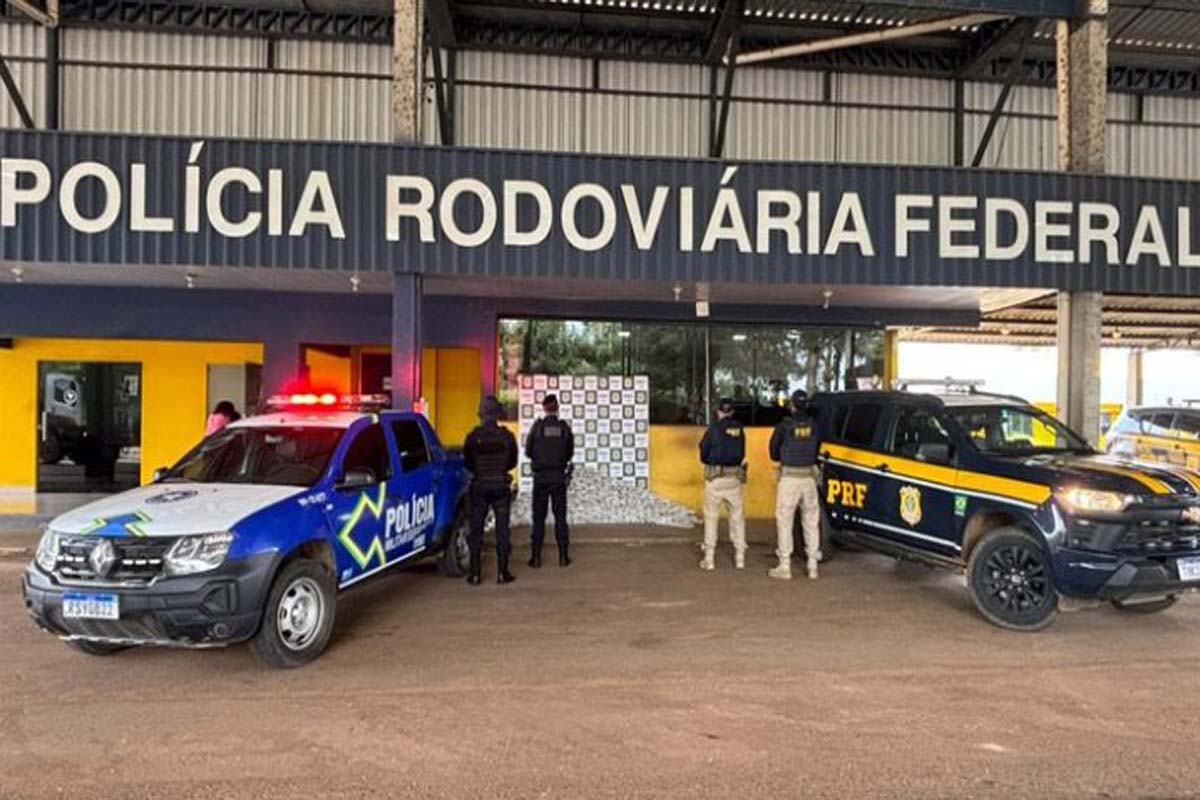 PRF apreende quase 170 kg de droga após perseguição na BR-429