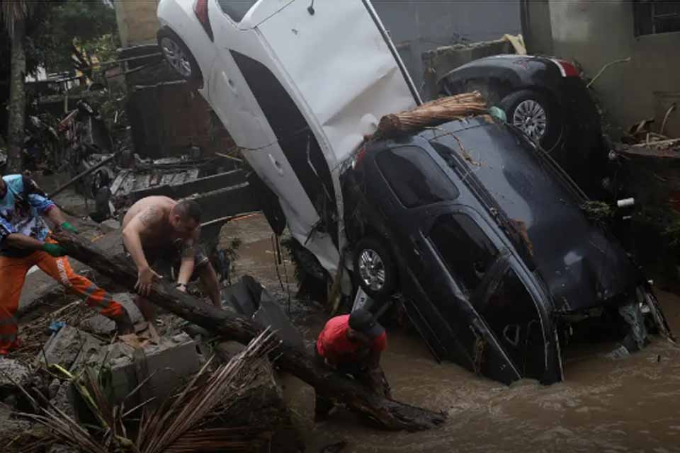 Encontrado corpo de idoso desaparecido em enxurrada em Petrópolis