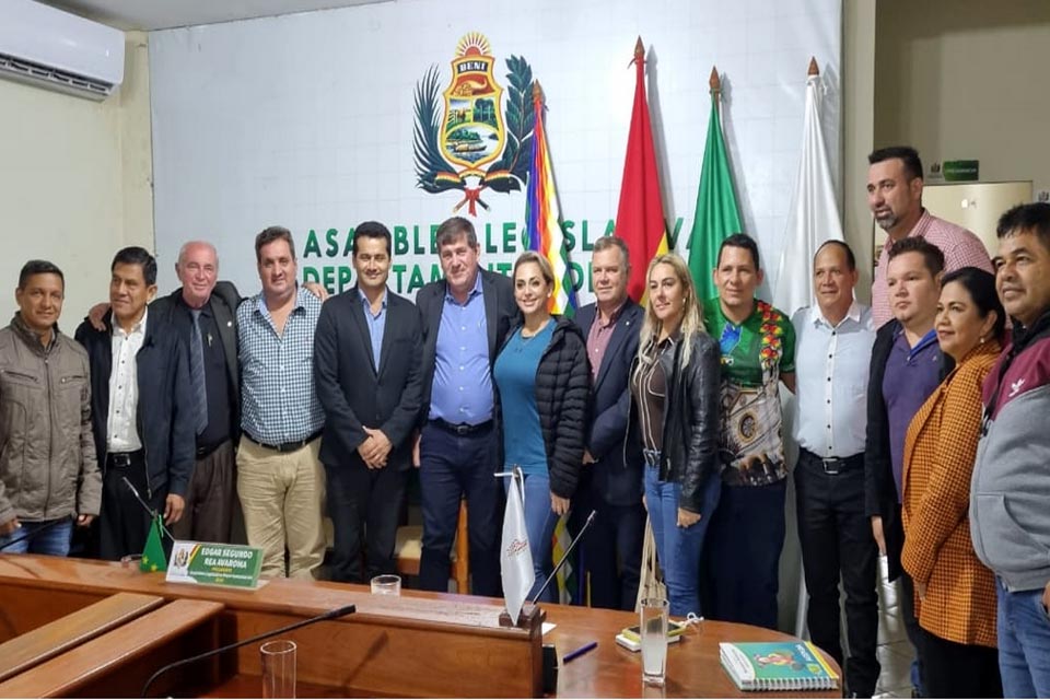Em busca de adubo, sal e gás, Mosquini lidera comitiva brasileira até a Bolívia e luta pela liberação do comércio bilateral