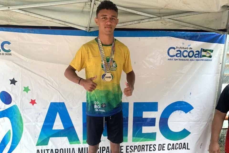 Atletas atendidos pelo CCC e CCJ são medalhista no Troféu Cacoal de Natação