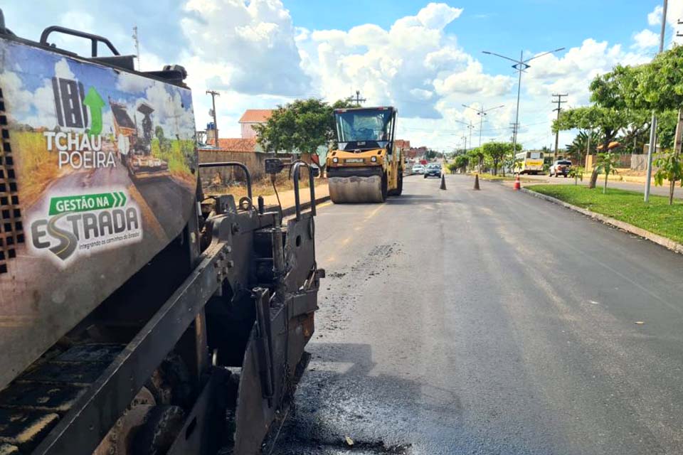 Obras de recapeamento asfáltico do “Tchau Poeira” avançam no município