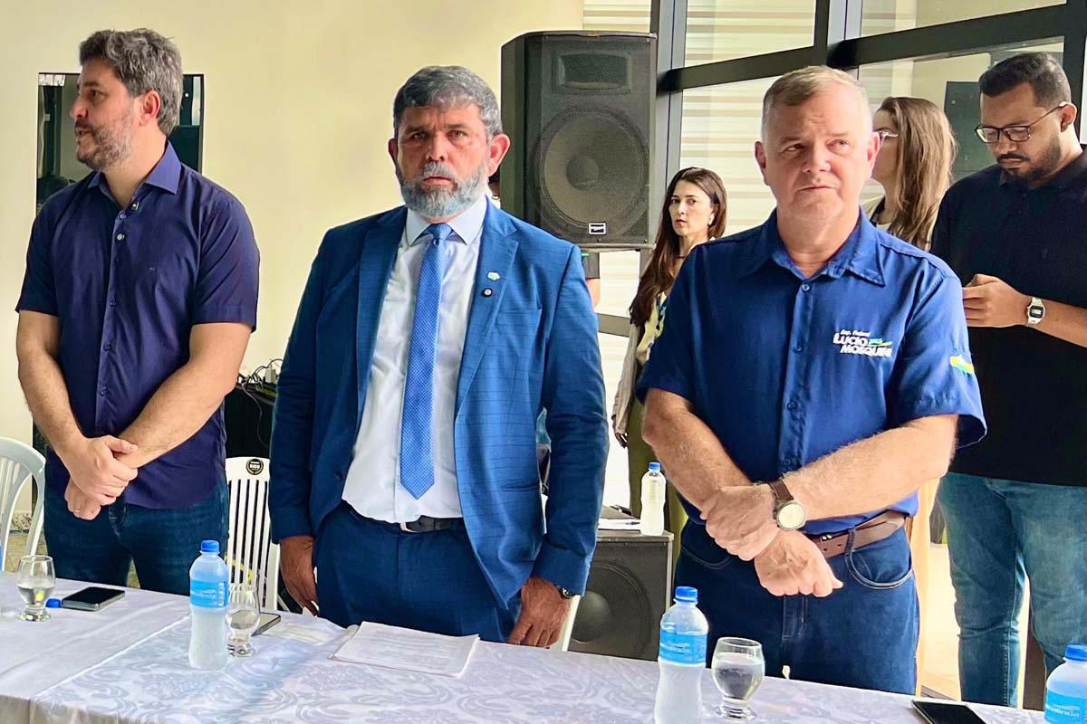 Deputado Lúcio Mosquini participa de entrega histórica de tratores para Rondônia