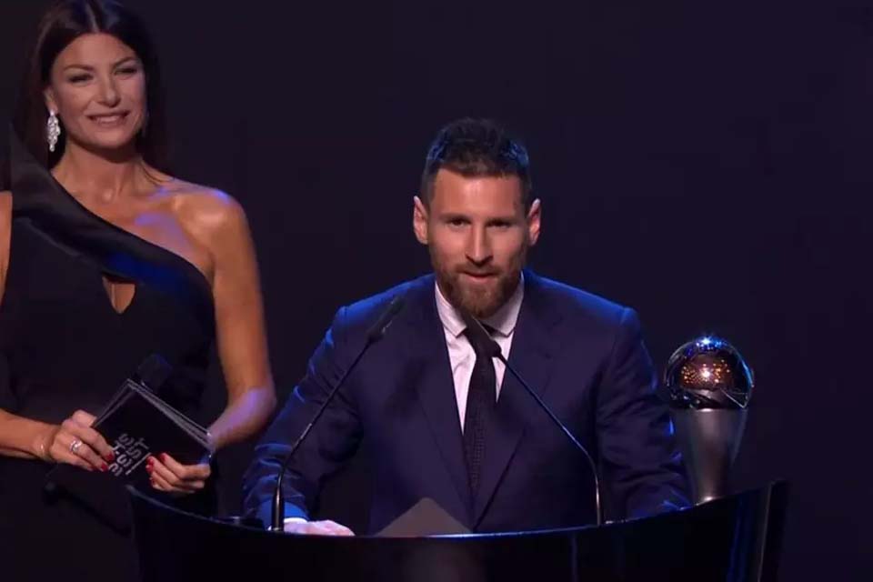 VÍDEO - Messi é eleito pela 6ª vez o melhor jogador do mundo