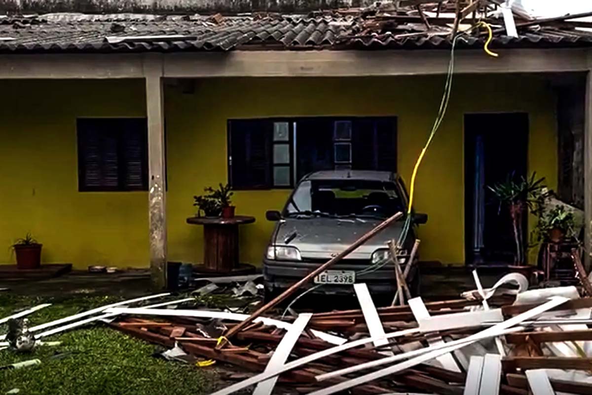 Quatro pessoas estão desaparecidas no RS após temporal