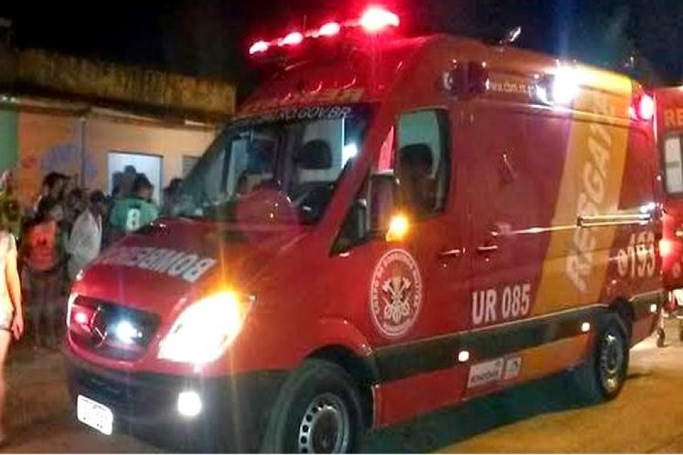 Bebedeira entre amigos termina em agressão a pauladas na cabeça