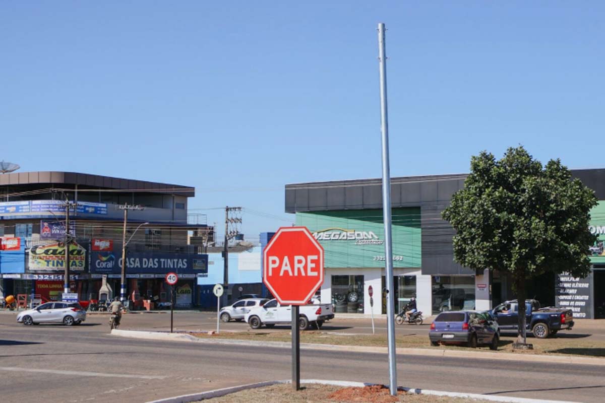 Prefeitura inicia instalação de semáforos na BR-364 em Vilhena